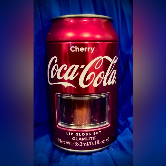 COCA COLA LIP GLOSS -  LIMITED-EDITION 3 PIECE SET - Picture 2 of 7